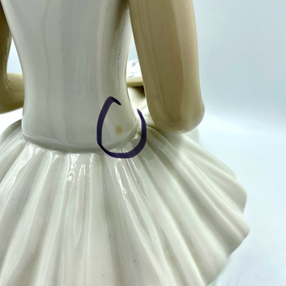 Tengra Valencia Porcelain Ballerina Reading Music Book 10" Tall Spain - Picture 7 of 12